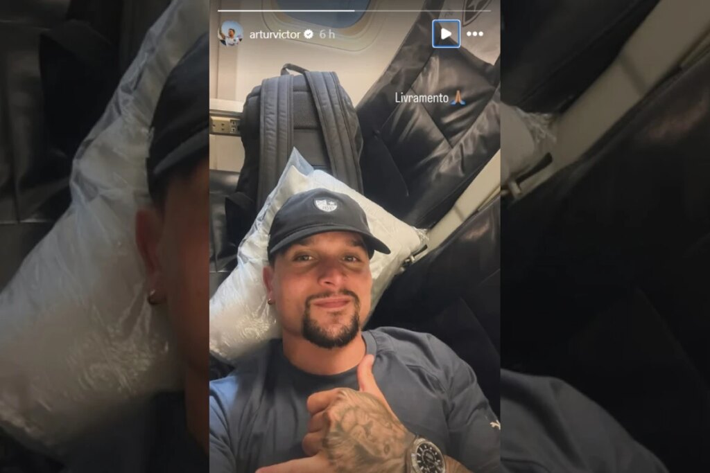 Jogadores do Botafogo passam susto em avião: "Livramento"