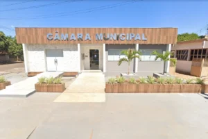 Políticos são condenados por abastecer carros com verba pública