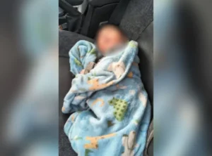 Bebê encontrado dentro de caixa de papelão na GO-403 está estável