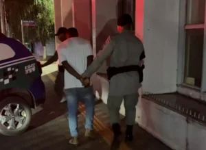 Prefeito de Anápolis oferece emprego a morador de rua e descobre mandado de prisão em aberto