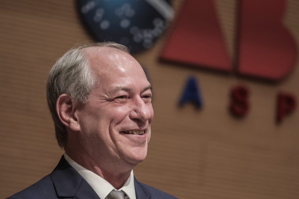 Ciro Gomes tem 44,5% e Elmano, 35,3% na disputa pelo governo do Ceará, mostra pesquisa