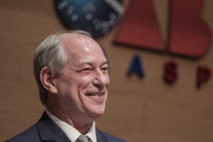 Ciro Gomes tem 44,5% e Elmano, 35,3% na disputa pelo governo do Ceará, mostra pesquisa