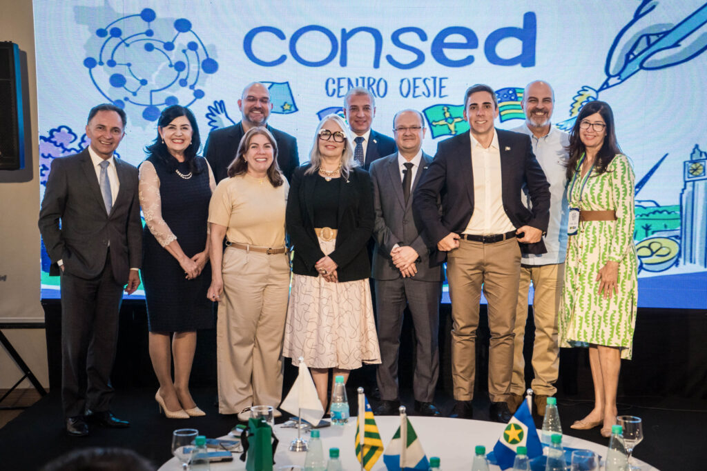 Consed inicia 2026 com reunião em Brasília e posse de Hélvia Paranaguá