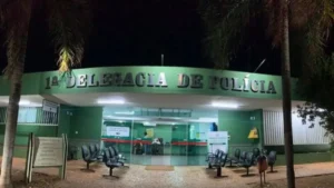 PM prende homem nu e armado em via pública de Águas Claras