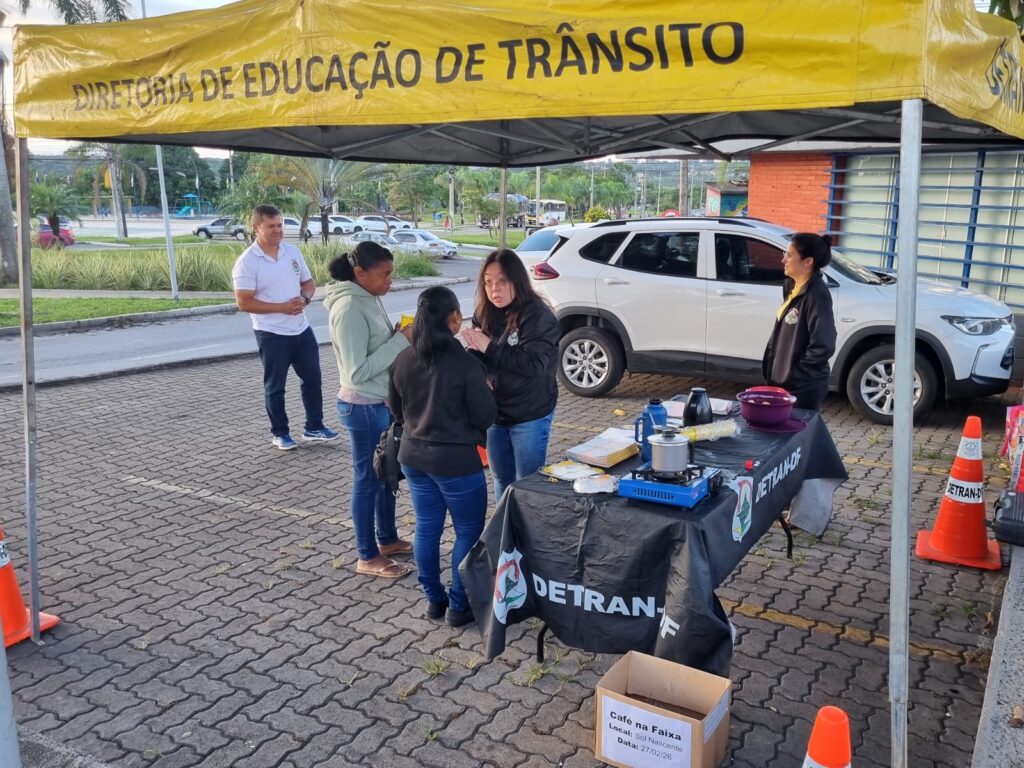 Mais de 1,3 mil pessoas recebem orientações para transitar com segurança no Distrito Federal