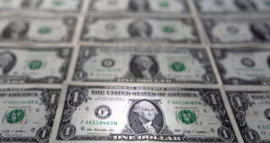 Dólar fecha em R$ 5,32 com alta por tensões no Oriente Médio