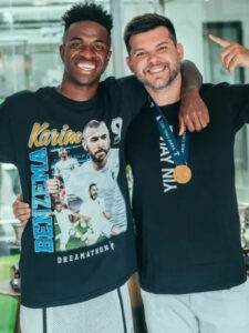 edu peixoto com o craque vini jr 1772921459406 v2 360x480.png