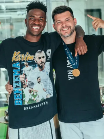 edu peixoto com o craque vini jr 1772921459406 v2 360x480.png