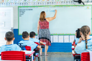 SEEDF lança SipaeDF em seminário de avaliação educacional no DF