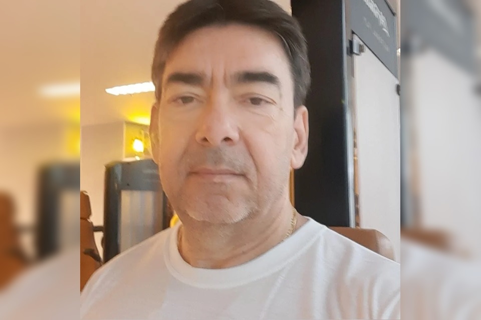 Ex-médico condenado a 46 anos por assassinar mãe idosa em incêndio