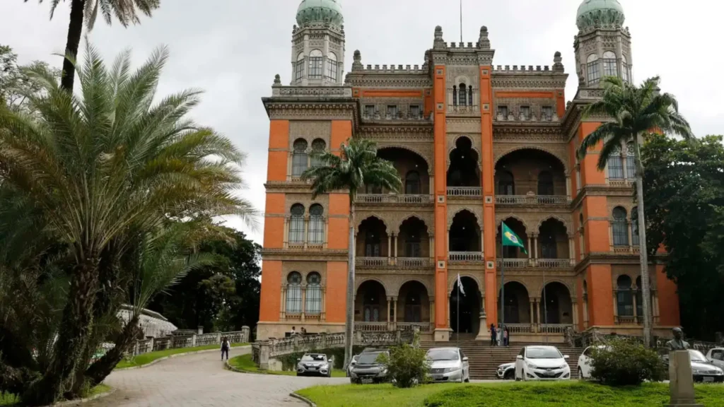 Hospitalizações por Influenza A têm aumentado no país, informa Fiocruz