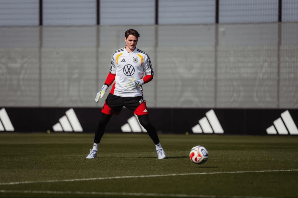 Goleiro de 16 anos pode ser titular do Bayern contra o Real Madrid