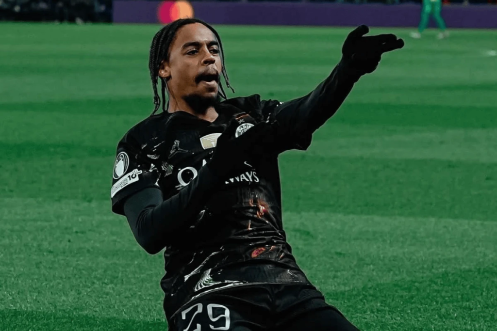 Com chuva de gols, PSG goleia Chelsea nas oitavas da Champions