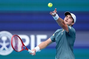 João Fonseca perde para Carlos Alcaraz e é eliminado no Miami Open