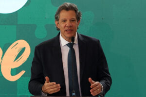 Vamos fazer debate leve, mas pautado por ideias e críticas construtivas, diz Haddad