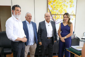 Ibaneis Rocha autoriza nomeação de 1.154 profissionais para saúde no DF