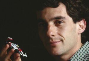 Câmara aprova inclusão de Ayrton Senna no Livro dos Heróis da Pátria