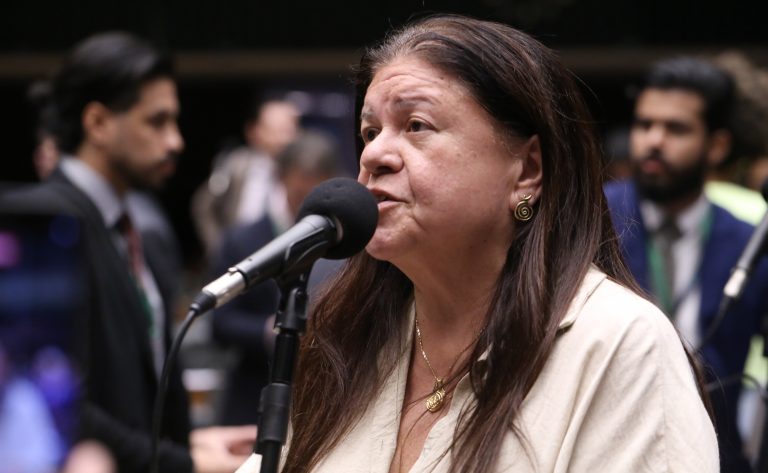 Projeto eleva pena para estupro de vulnerável por militares com lesão grave