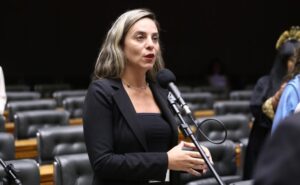 Câmara aprova uso imediato de tornozeleira eletrônica por agressor de mulher que permaneça em risco - Notícias