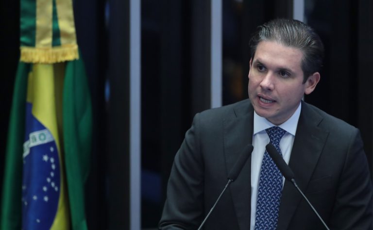 hugo motta discursa na sessão de promulgação