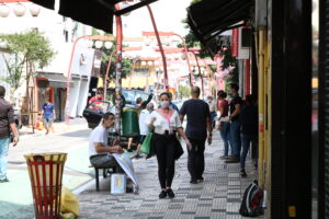 Homem mata irmão a tiros e agride tio em briga na Liberdade, em SP