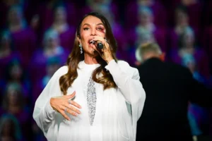 Ivete Sangalo anuncia cirurgia no rosto após queda e desmaio; vídeo