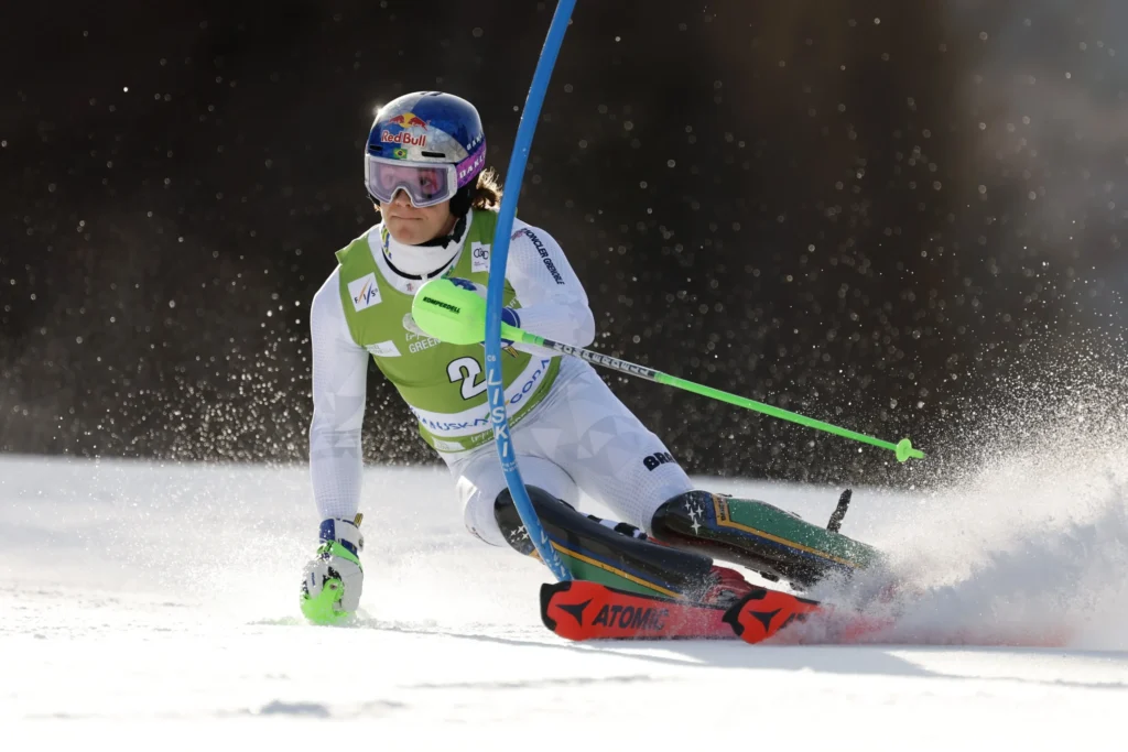 Copa do Mundo de Esqui Alpino: Lucas Pinheiro Braathen conquista medalha de bronze no slalom