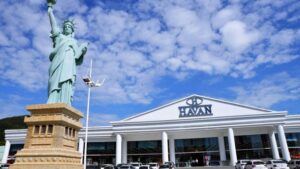 TST condena Havan a indenizar ex-funcionária por racismo recreativo