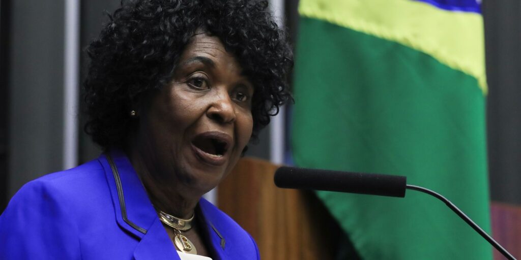 Reserva de cadeiras no Legislativo pode aumentar participação feminina