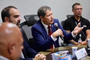 Manuais para orientar fiscalização de atividades e produtos de controle especial no DF são lançados