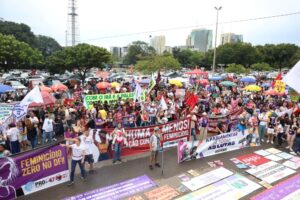 Marcha das mulheres reforçam luta contra o feminicídio