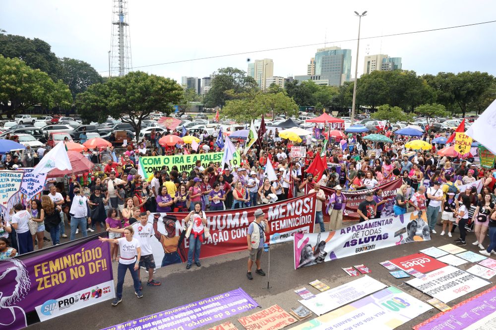 Marcha das mulheres reforçam luta contra o feminicídio
