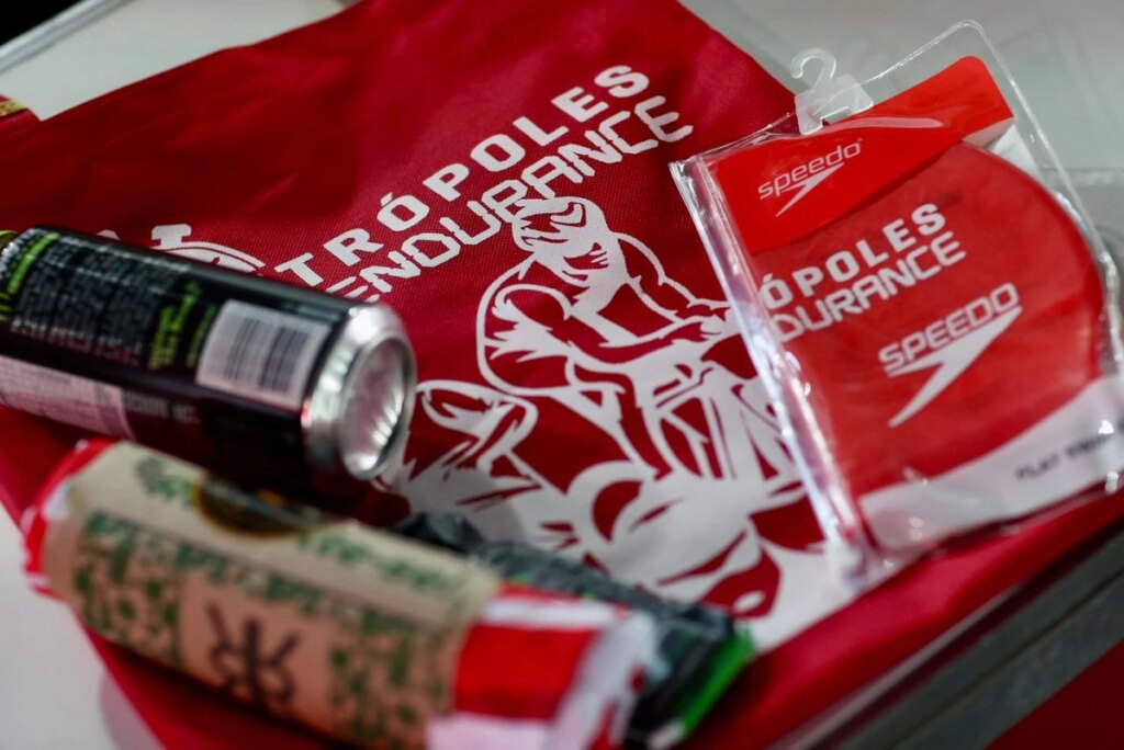 atletas retiram kits com entusiasmo nesta sexta