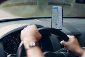 Ministro do Trabalho prioriza redução de jornada e regras para apps em 2026