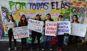 Pesquisa aponta 82% das mulheres com muito medo de estupro em 2025