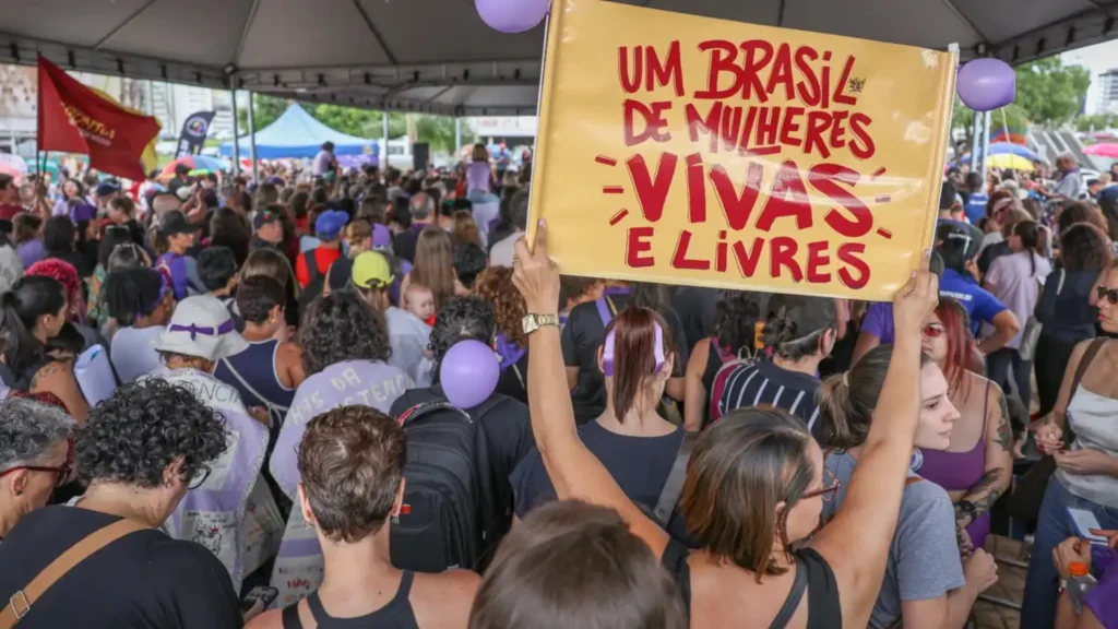 Autonomia financeira é prioridade para mulheres, aponta pesquisa