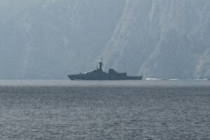 Televisão estatal do Irã diz que drones iranianos atingiram porta-aviões dos EUA