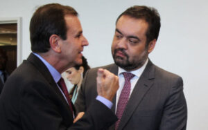 Paes e Castro travam ‘guerra dos ônibus’ em semana de virada de embate eleitoral