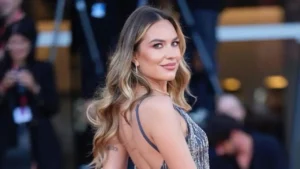 Modelo teve a cabeça roubada de túmulo na Itália: veja fotos