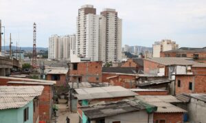 Jovens de periferias concluem formação em defesa de direitos com bailão em São Paulo