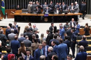 Câmara aprova instalação de farmácias em supermercados