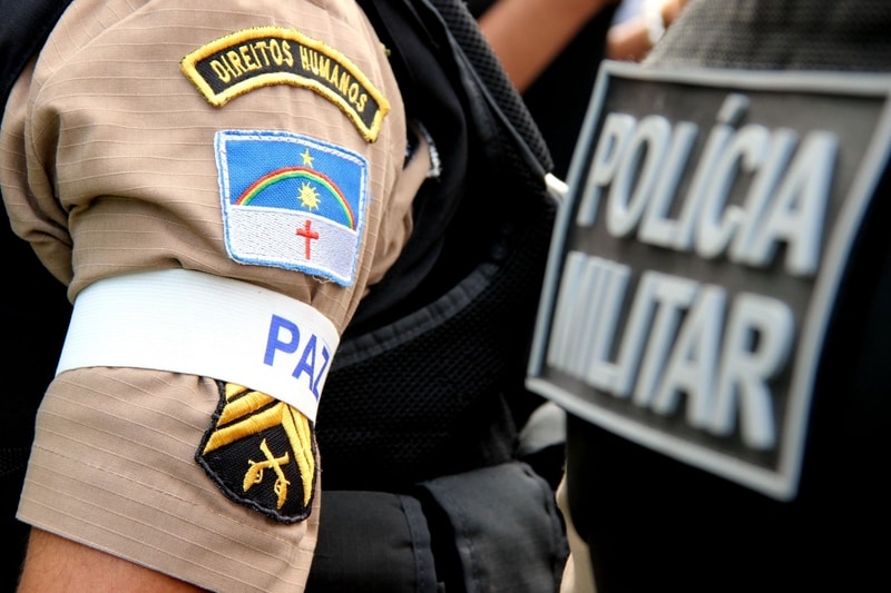 Mulher é atacada a facadas e sofre queimaduras em tentativa de feminicídio no Grande Recife