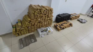 Pai e filho são presos em ação que apreendeu meia tonelada de maconha na BR-060 em Goiás