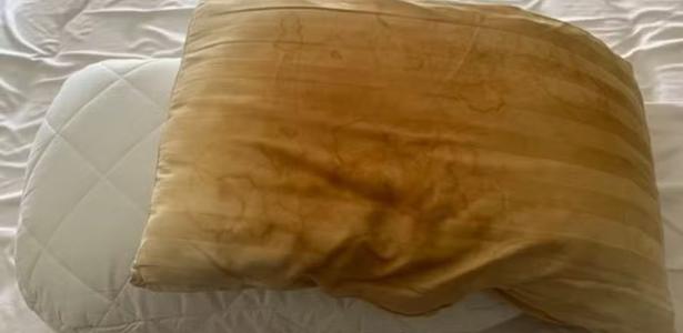 O que deixa o travesseiro amarelado mesmo com fronha sempre limpa