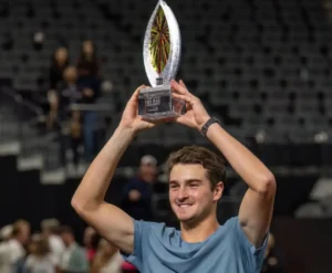 João Fonseca garante prêmio de mais de R$5 milhões com título em Las Vegas