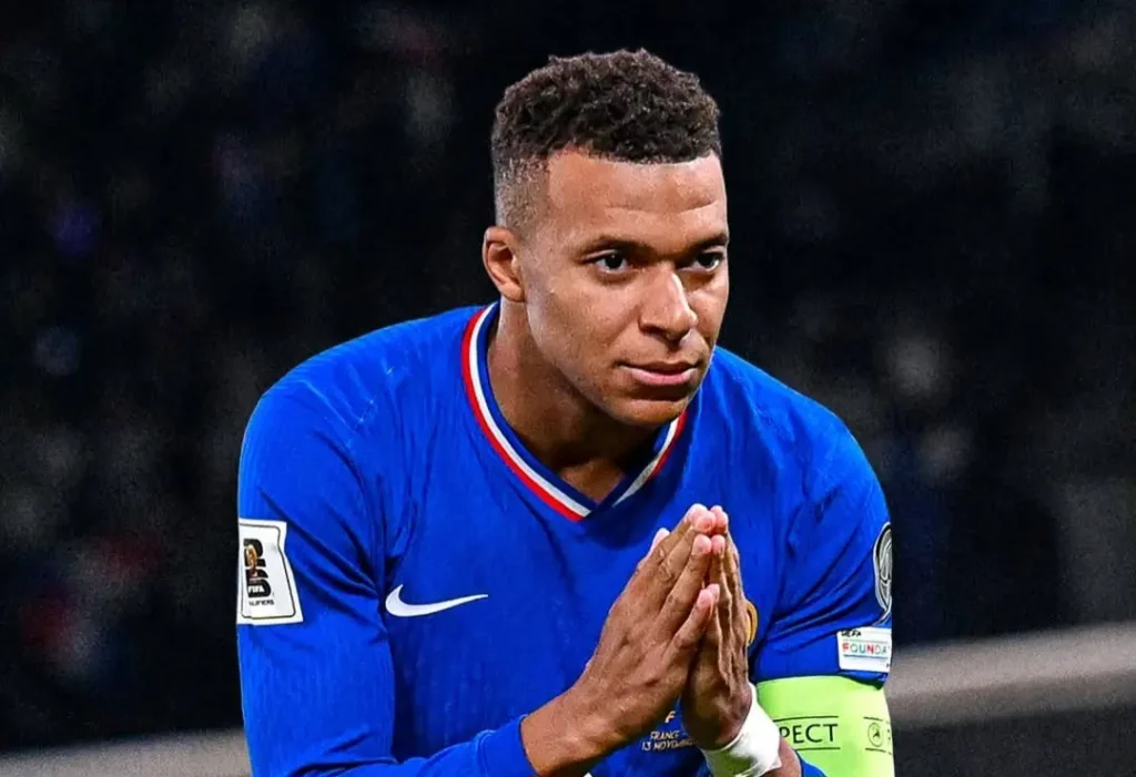 Mbappé será titular contra o Brasil, diz jornal francês