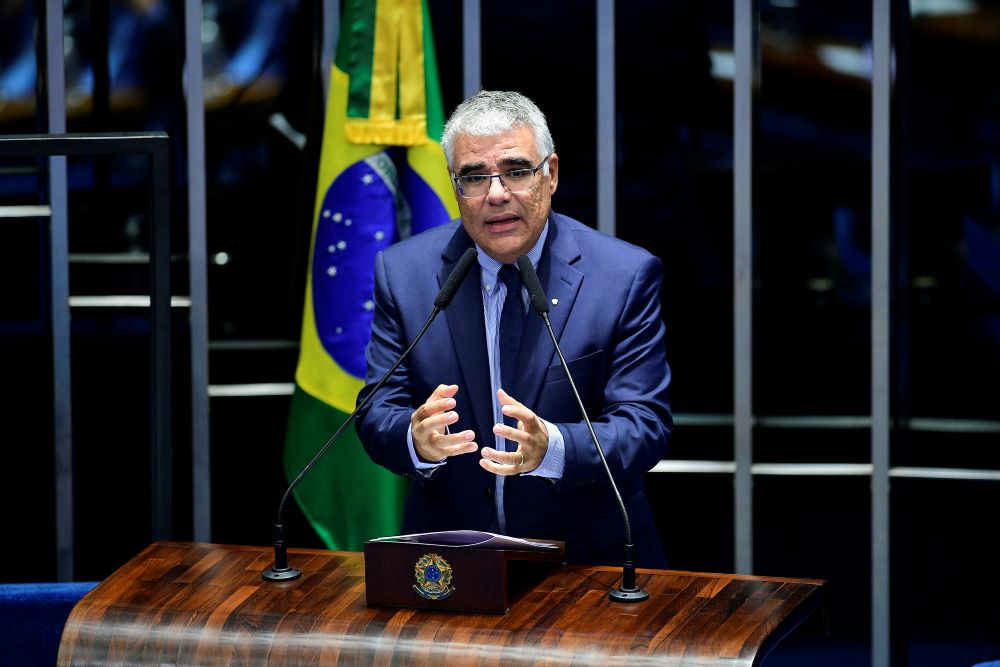 Girão cita detenção de Franklin Martins para defender anistia do 8 de janeiro