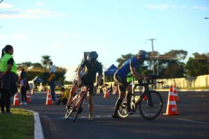 disputa do triathlon standard fecha a competição