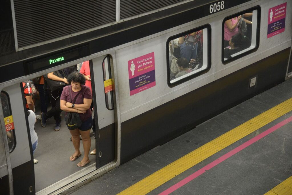 Alerj aprova vagões exclusivos 24h para mulheres em trens e metrô do Rio