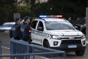 PMDF recupera carro roubado e prende suspeito com drogas em Ceilândia